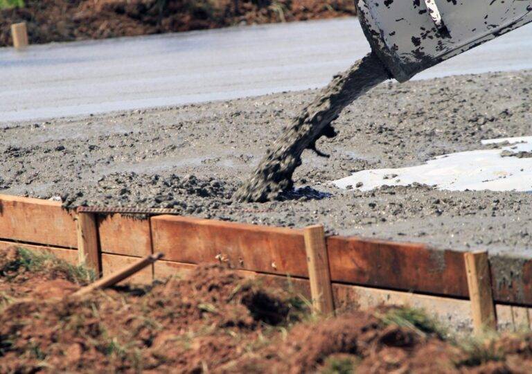 Driveway paving company near me in Columbia, SC pouring an asphalt overlay.