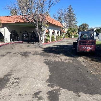 Paving contractors Milling A Parking Lot In Columbia, SC.