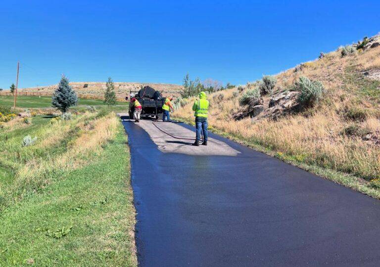 asphalt paving sealcoating